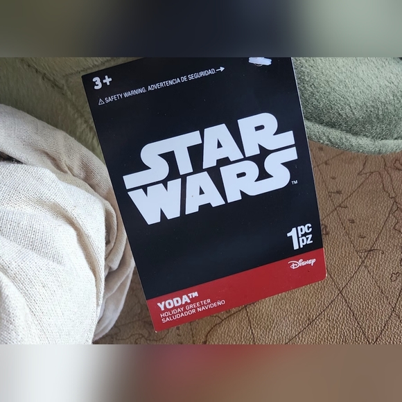 Star Wars Yoda Plush Standing Door Greeter - Picture 5 of 11